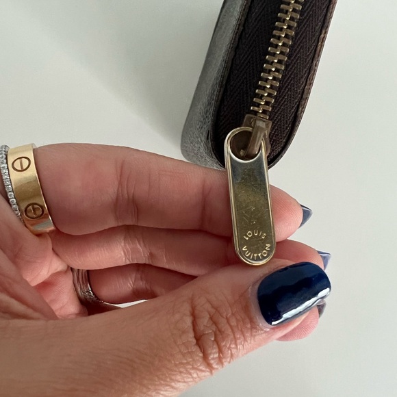 Louis Vuitton Zip Wallet - Picture 6 of 7
